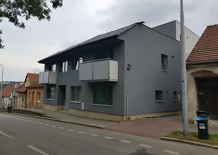 Newly Built Apartment 5 With Balcony Near Center